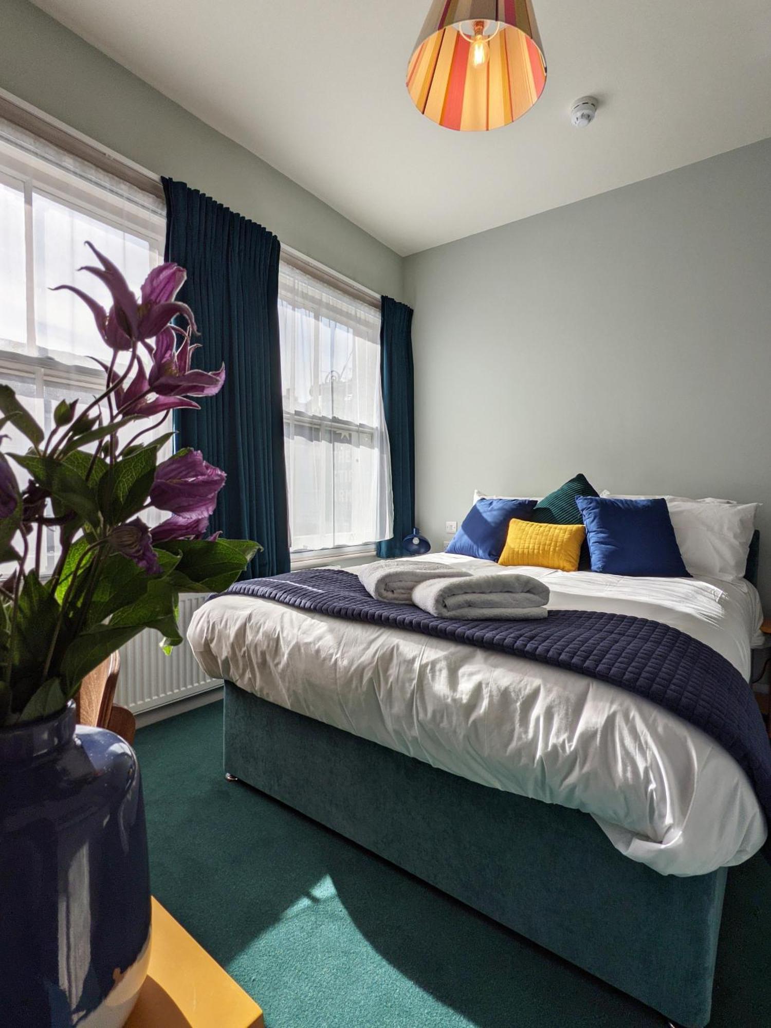 The Stirling Arms Pub & Rooms برايتون الغرفة الصورة